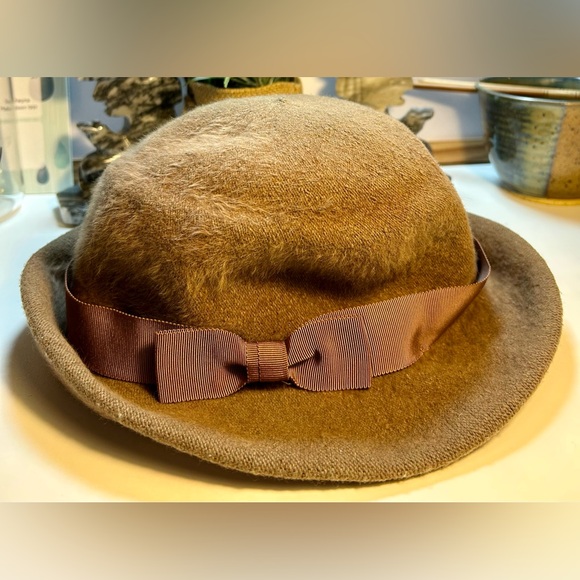 Kangol Accessories - VNTG Kangol Brown Wool Hat